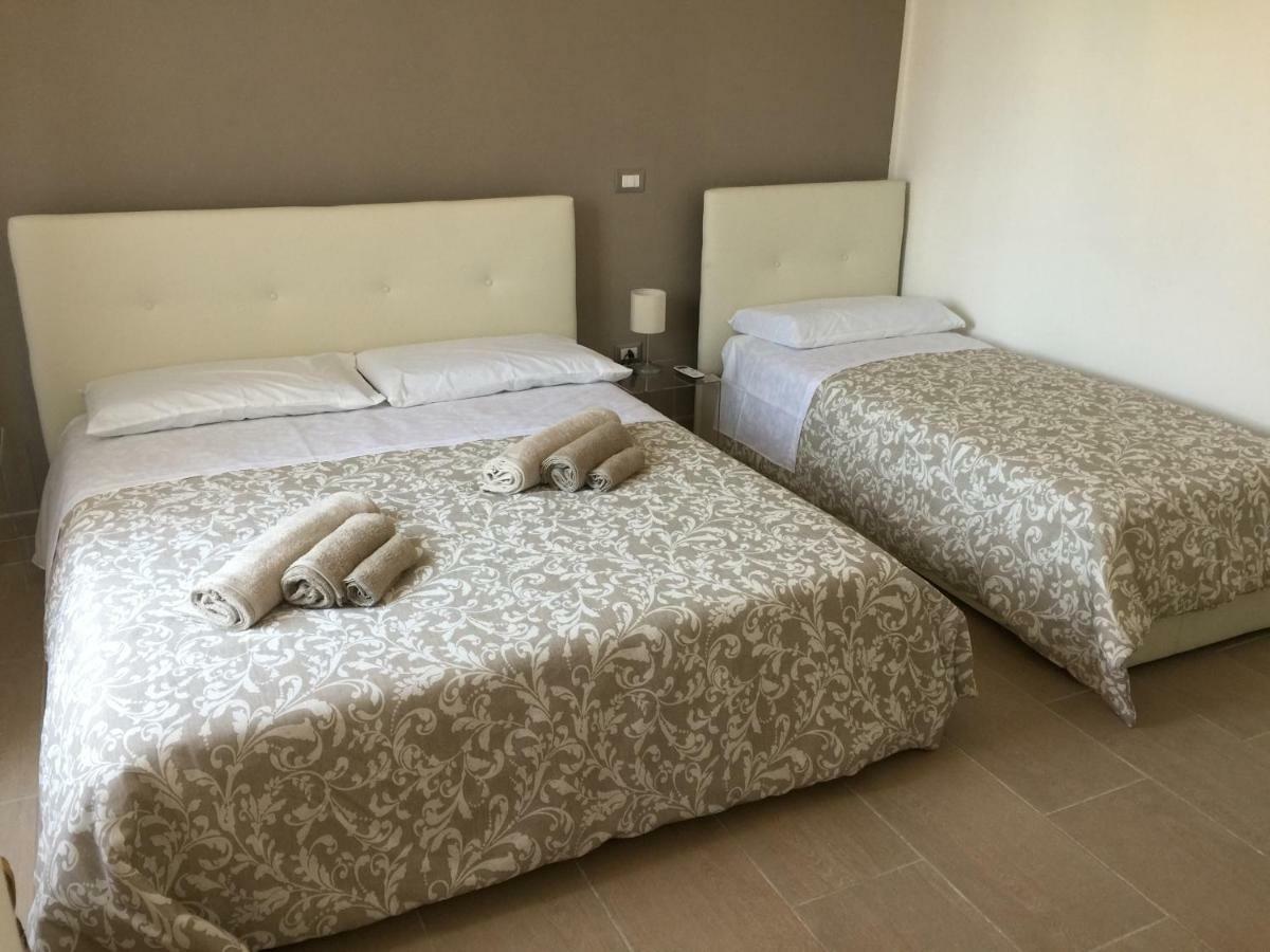 Camera Matrimoniale Deluxe con 1 Letto Supplementare